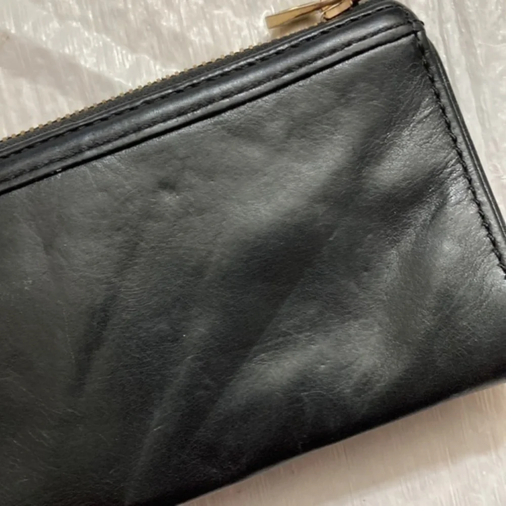 Marc by Marc Jacobs black leather turnlock wallet pouch